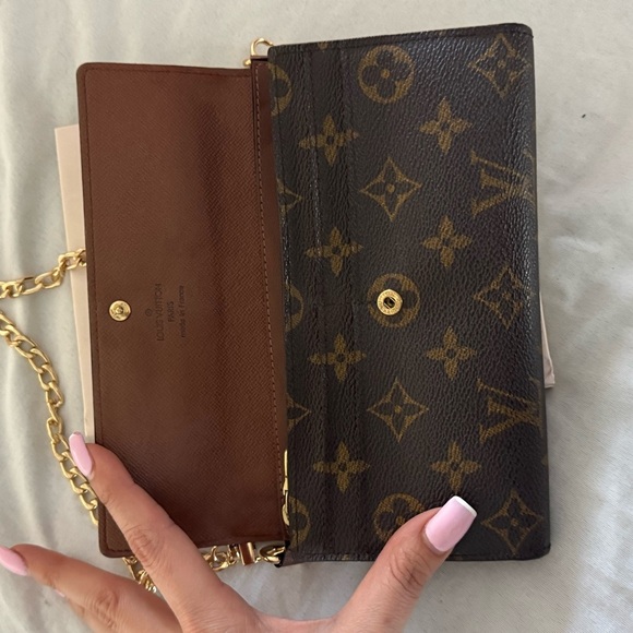 Authentic Louis Vuitton Monogram Crossbody Wallet with Gold Chain - Picture 4 of 13